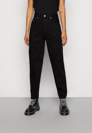 MOM ULTRA HIGH RISE JEAN TAPERED - 宽松版型牛仔裤 - 牛仔黑